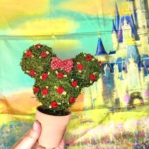 Minnie Mouse miniature decorative topiary